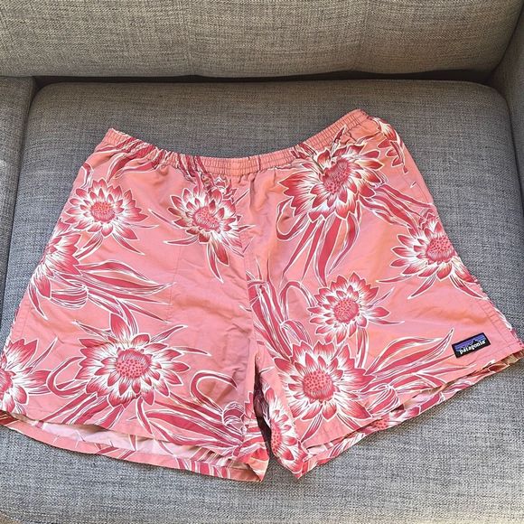 Patagonia Other - Patagonia Baggies 5” Peak Pink Cereus Flower Shorts Mens Size Large.